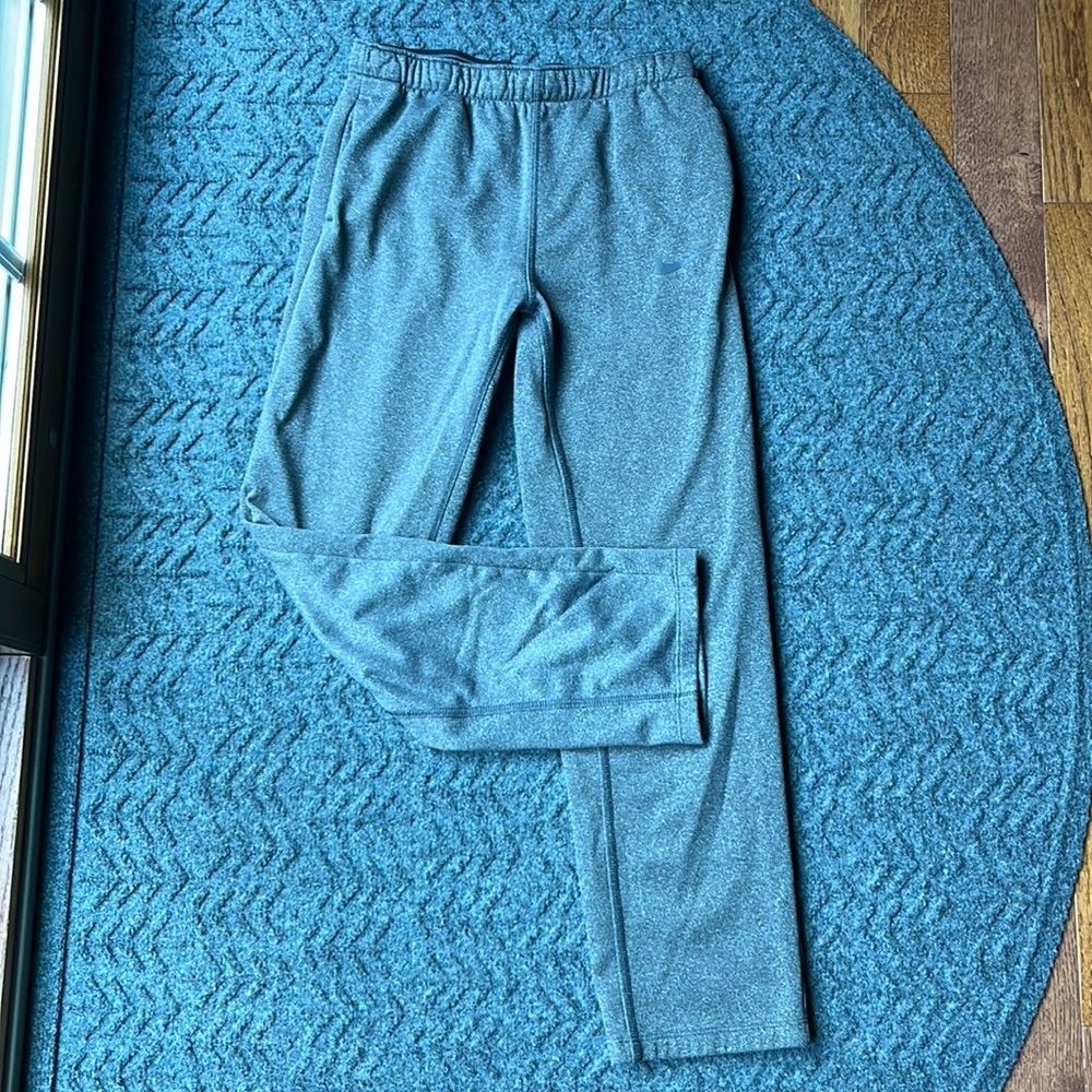 XL girls Nike sweatpants. DRI-FIT